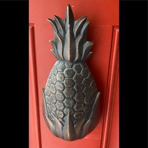 Pineapple door knocker in oiled bronze. Premium size.